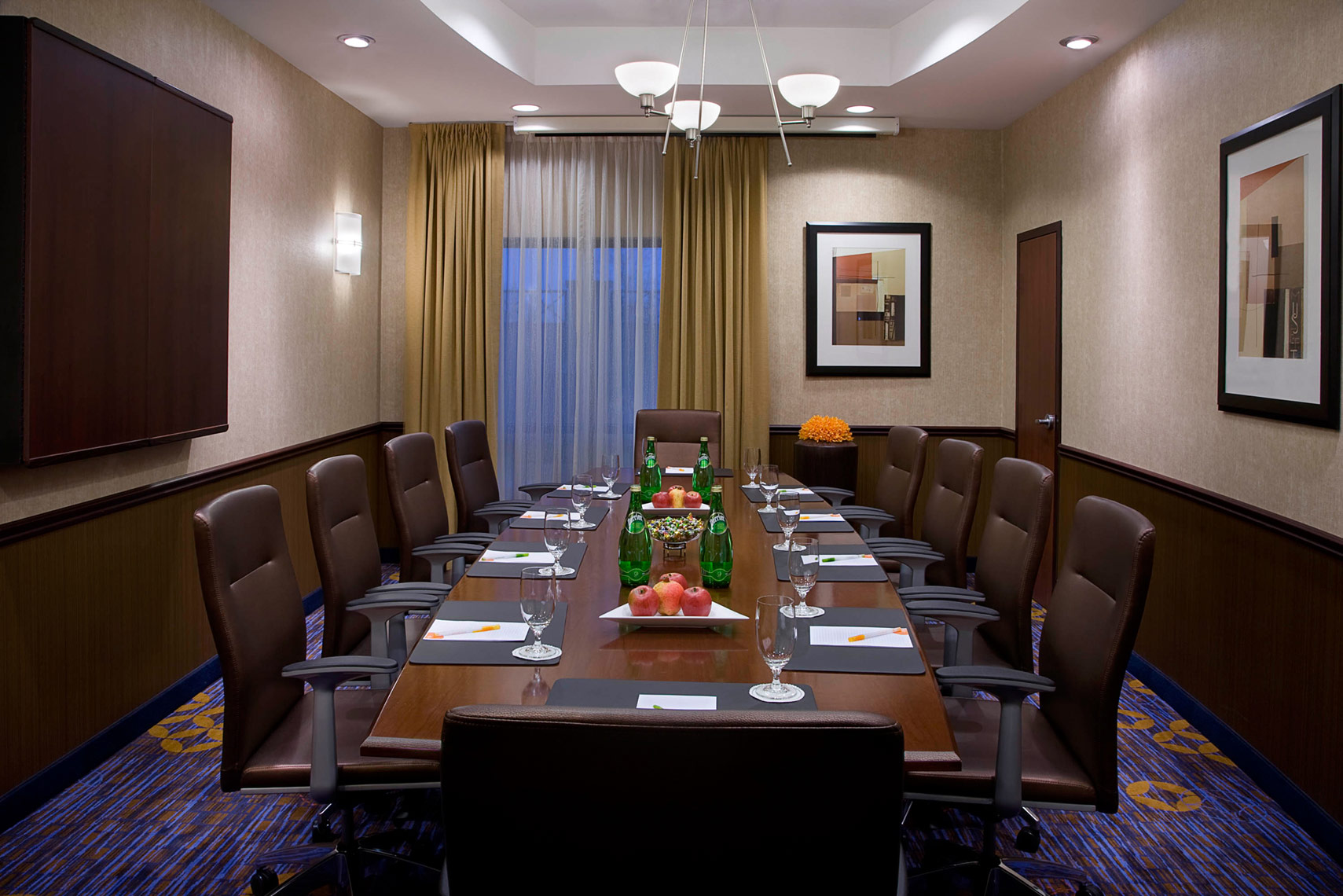Hospitality-Hotel-Boardroom-Marriot-Courtyard
